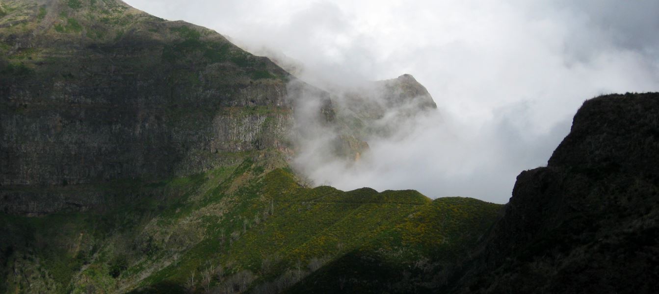 2013 Madeira (47) pico grande ruivo arieiro