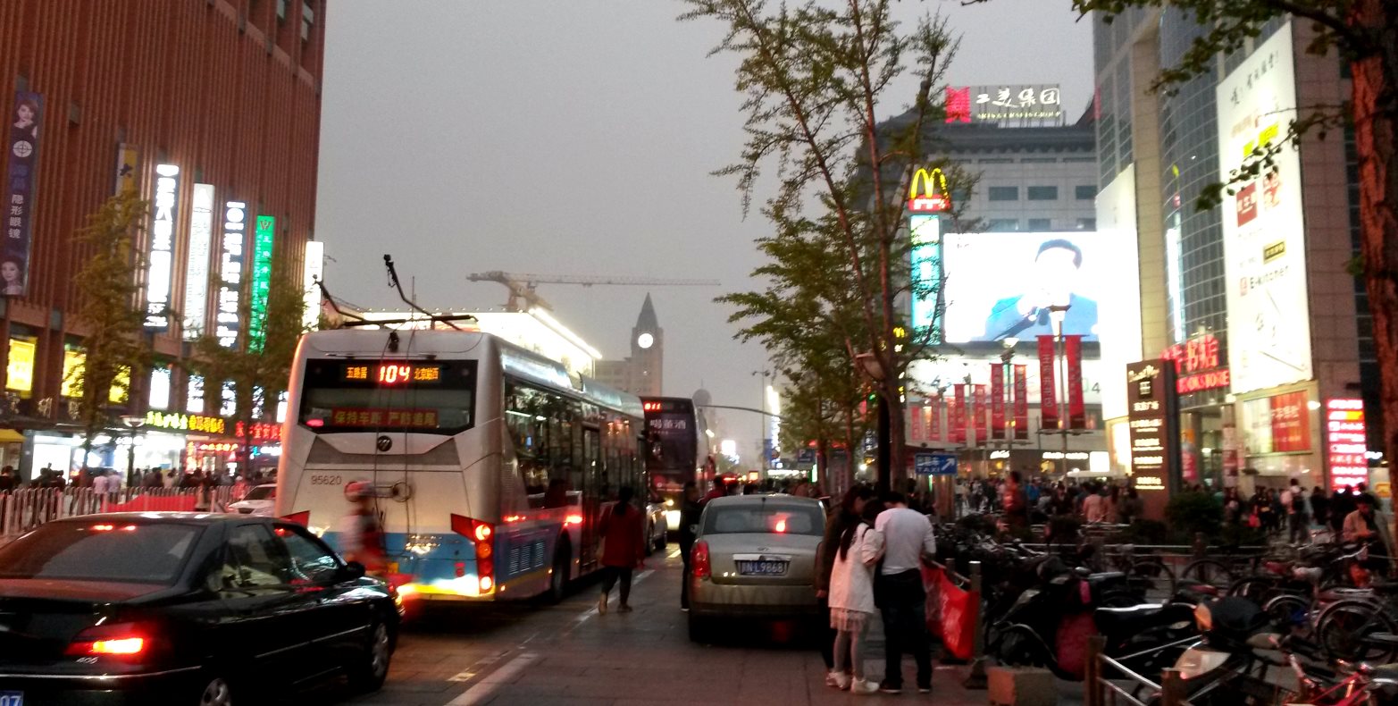 2015 peking (31) verkehr gewitter smog dämmerung